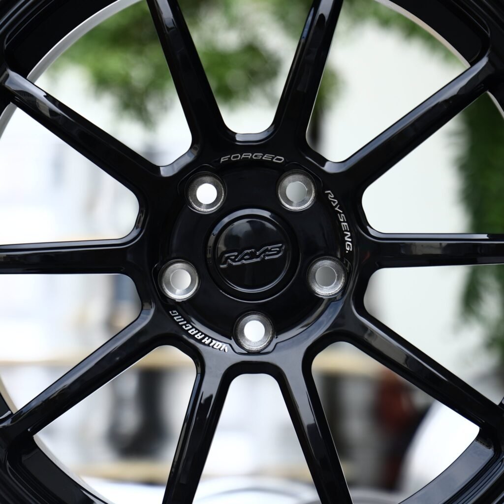 5x112 wheels – Gloss Black 10-Spoke (Rays-Style), side view