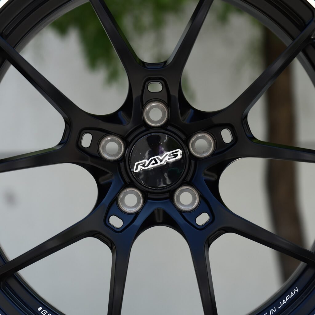 Subaru WRX wheels – Gloss Black 5 Y-Spoke Pinstripe Lip (Rays-Style), lip and barrel detail