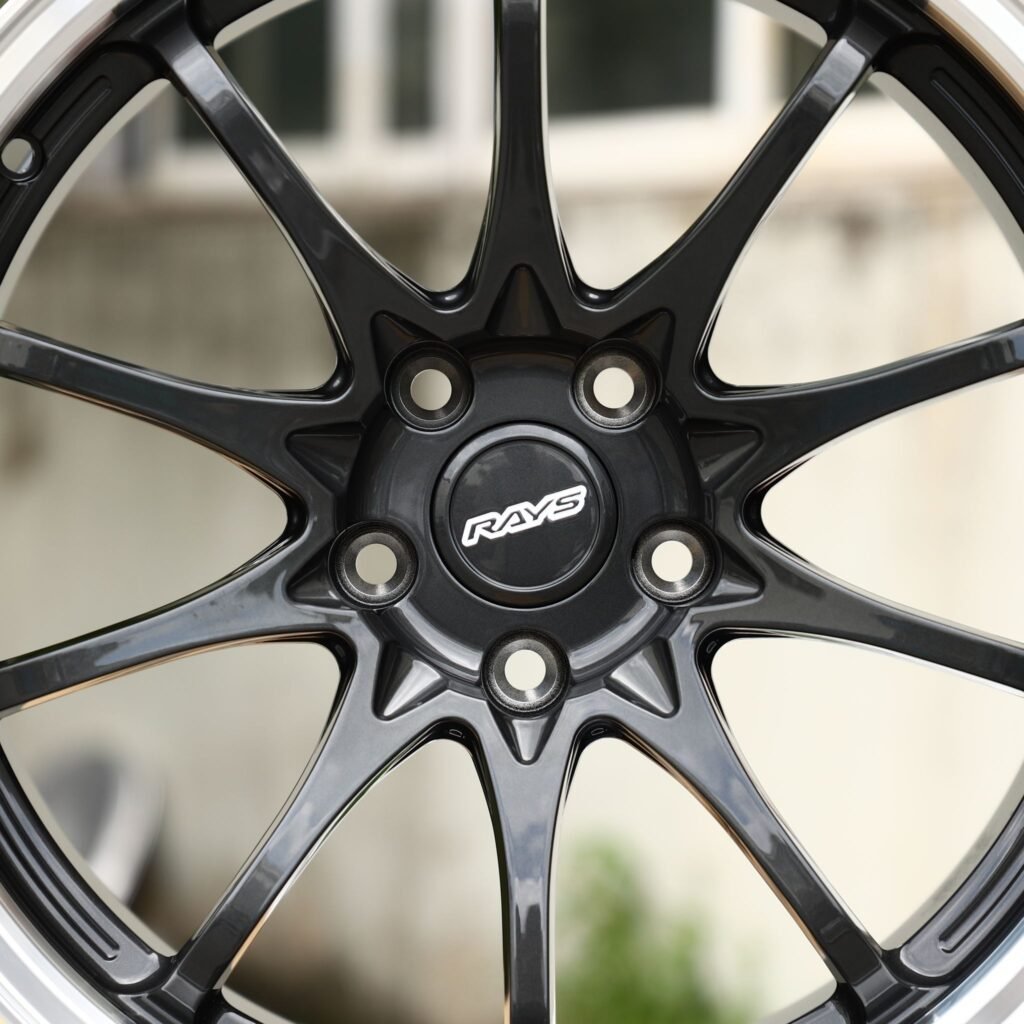 Honda Civic Type R FL5 wheels – Gunmetal 10-Spoke Polished Lip (Rays-Style), lip and barrel detail