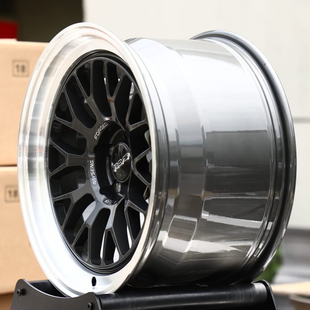 Mini Cooper wheels – Gunmetal Mesh Polished Deep Lip (Rays-Style), angled view