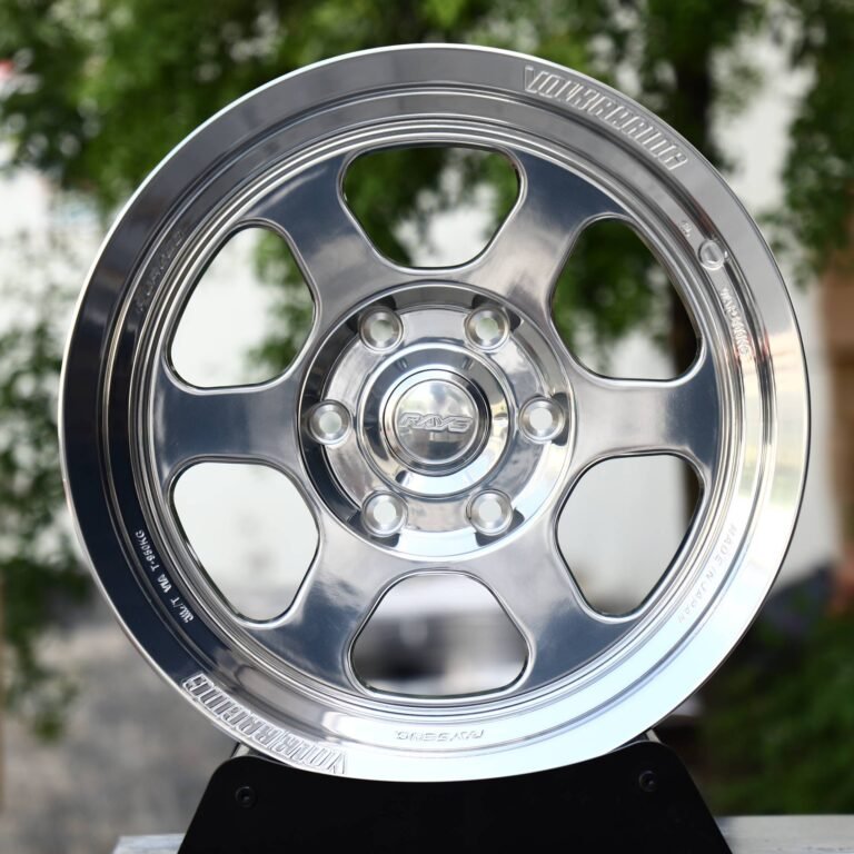 Toyota Land Cruiser wheels – Polished 6-Spoke (Rays-Style), front view
