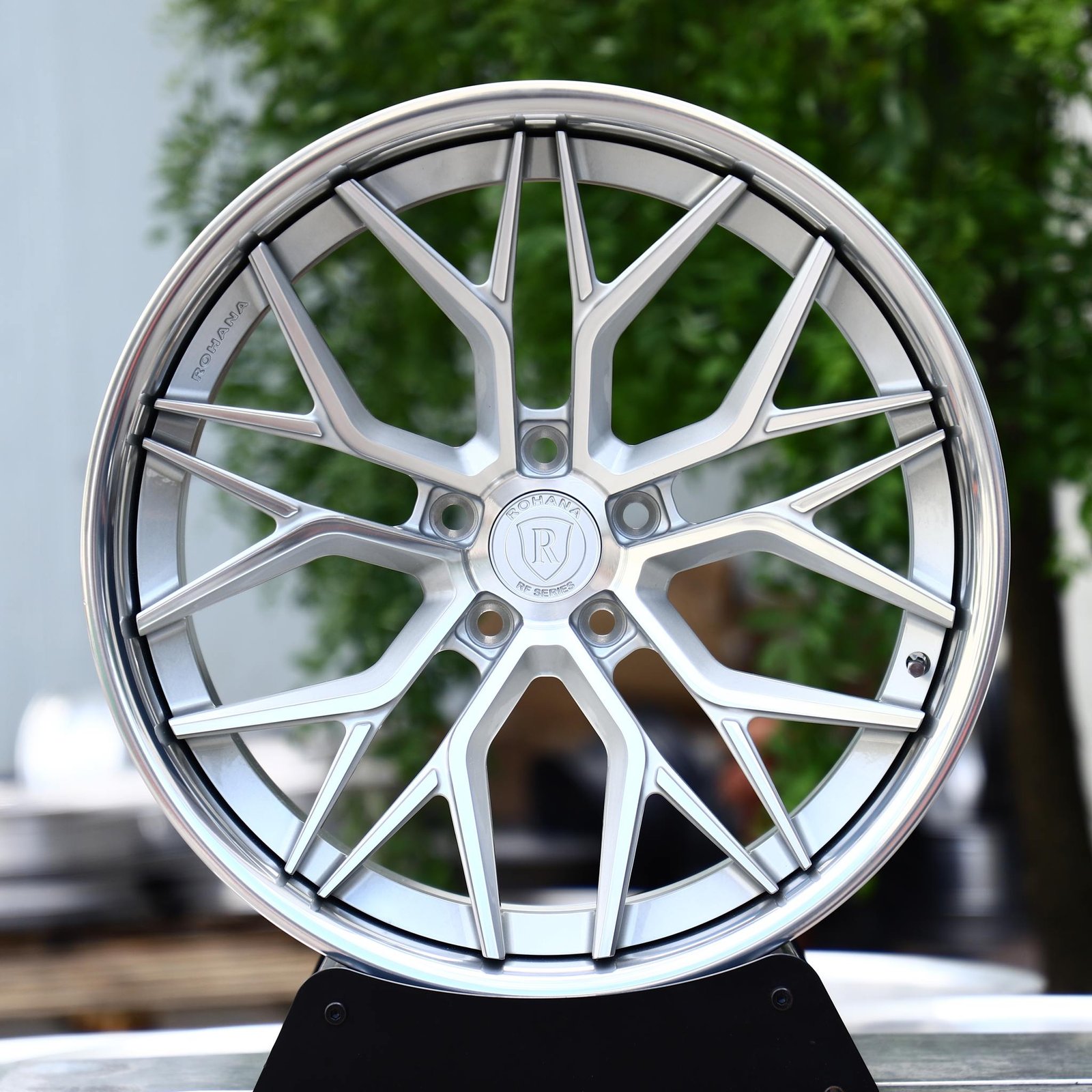 Audi RS3 wheels – 2-Piece Brushed Silver Multi Y-Spoke Polished Lip (Rohana-Style), front view