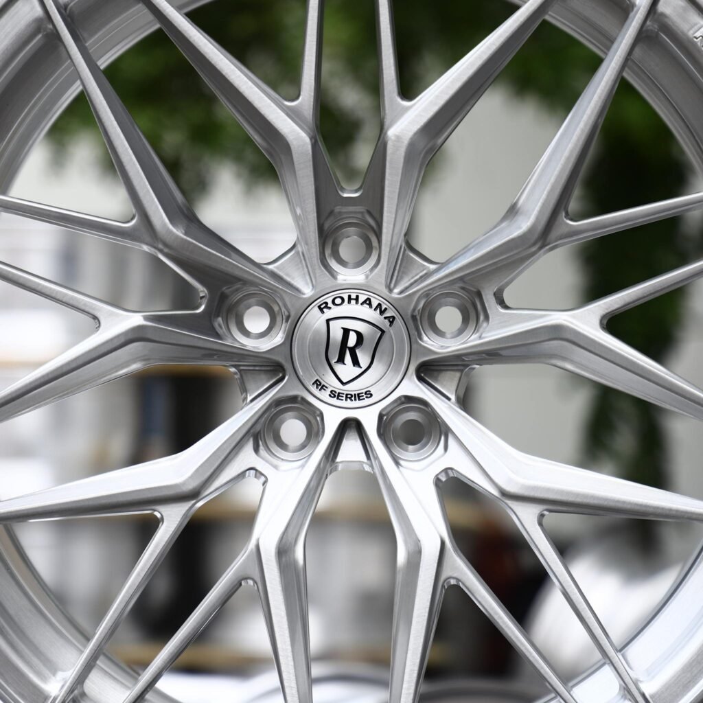 5x114.3 wheels – Brushed Silver Y-Spoke Mesh (Rohana-Style), side view
