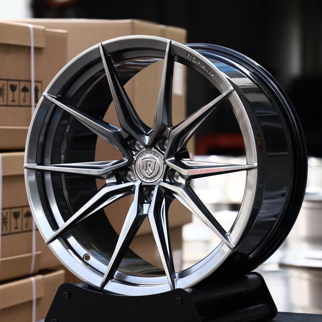 Dodge Charger wheels – Gunmetal Machined 10-Spoke Directional (Rohana-Style), angled view