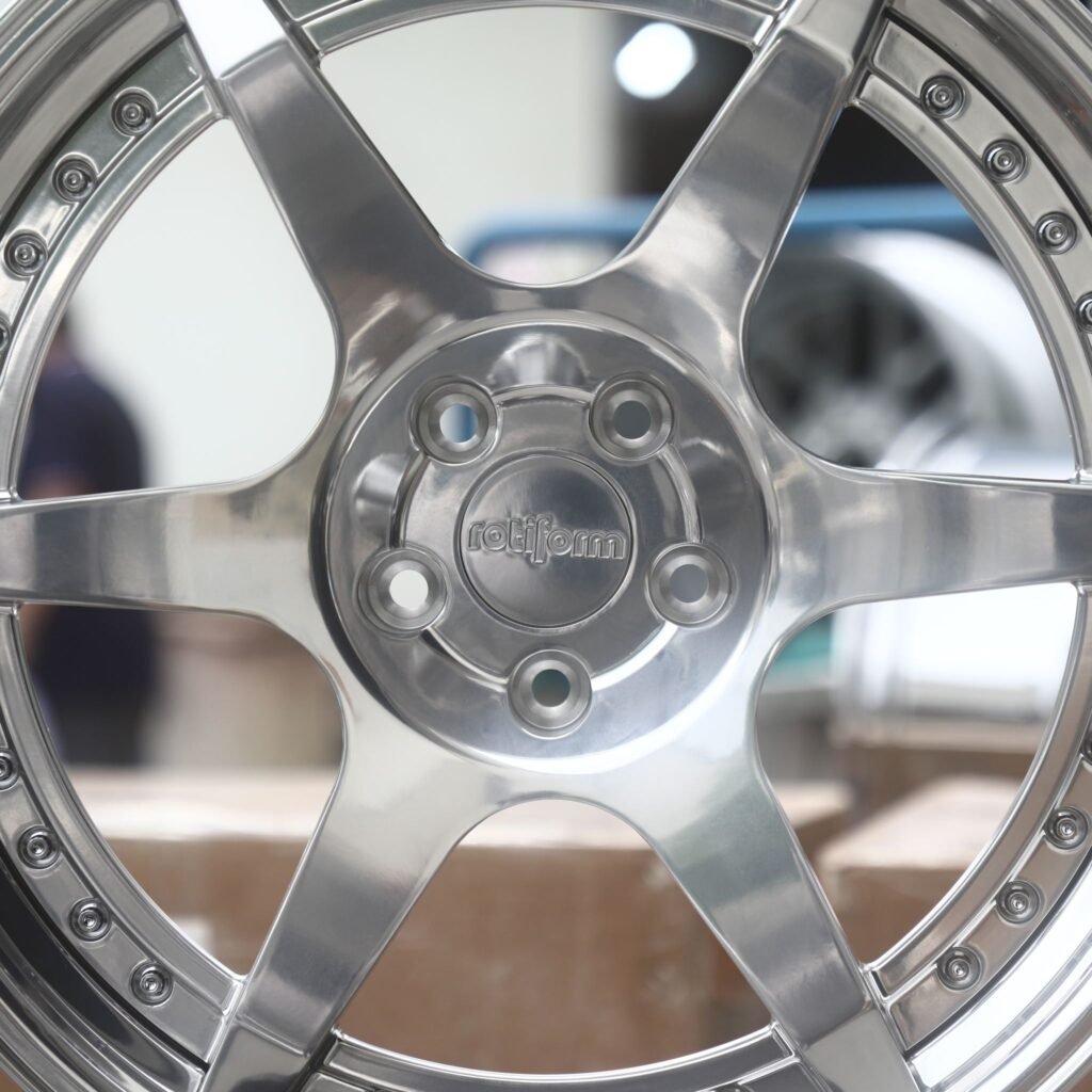 Audi A4 B9 wheels – Polished 6-Spoke 2-Piece Riveted Lip (Rotiform-Style), lip and barrel detail