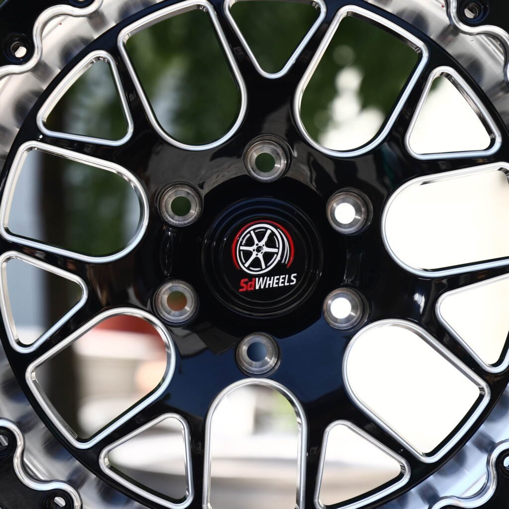 Tesla Model 3 wheels – Black / Milled Mesh Beadlock (SdWheels-Style), lip and barrel detail