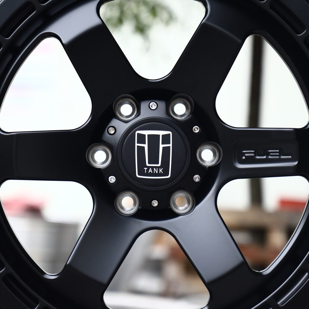 Tank 300 wheels – Matte Black 6-Spoke (Tank OEM-Style), lip and barrel detail