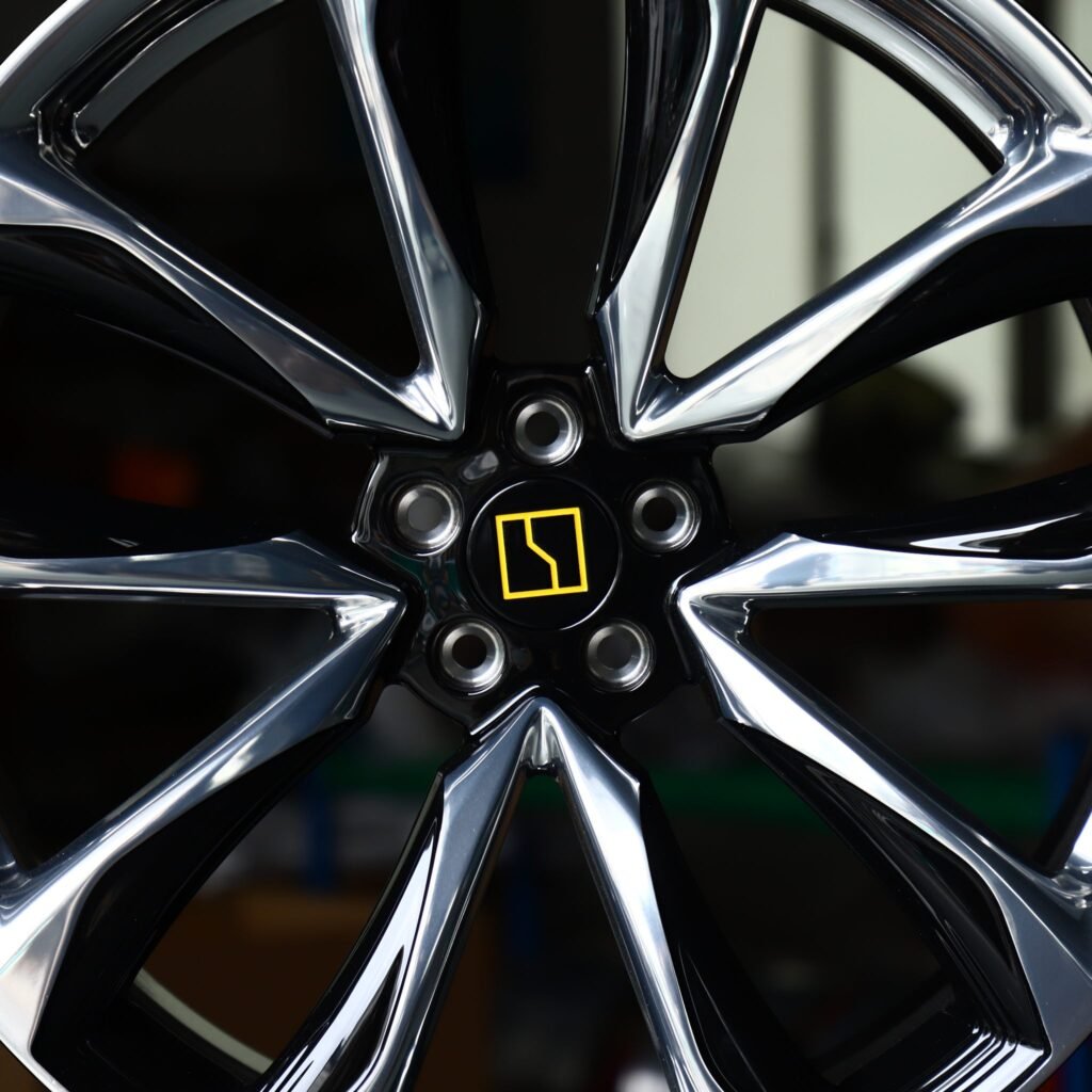 Ford Mustang S550 wheels – Gloss Black Polished Split 5-Spoke, lip and barrel detail