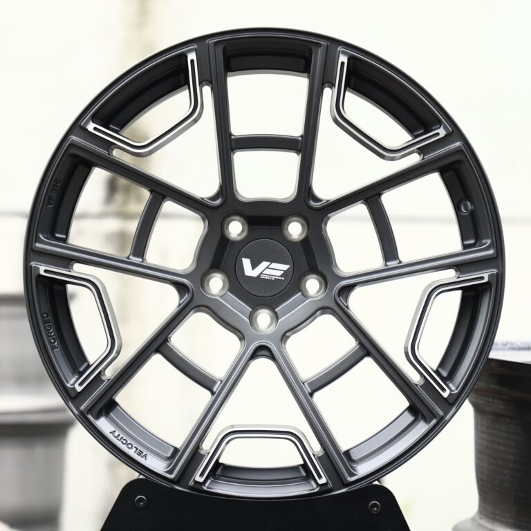 Tesla Model S wheels – Gunmetal Split-Spoke Block, front view