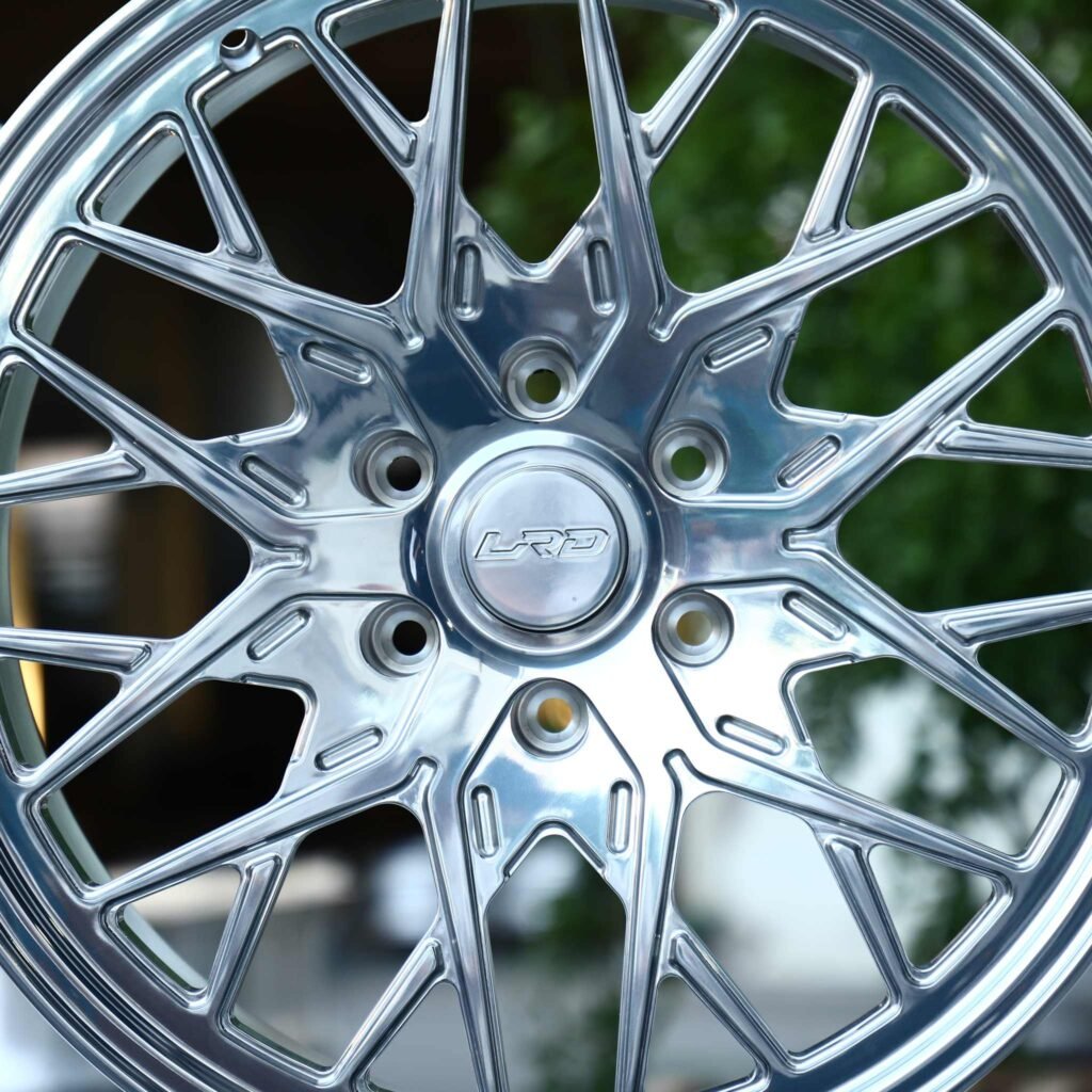Chevrolet Silverado 1500 wheels – Polished Mesh, lip and barrel detail