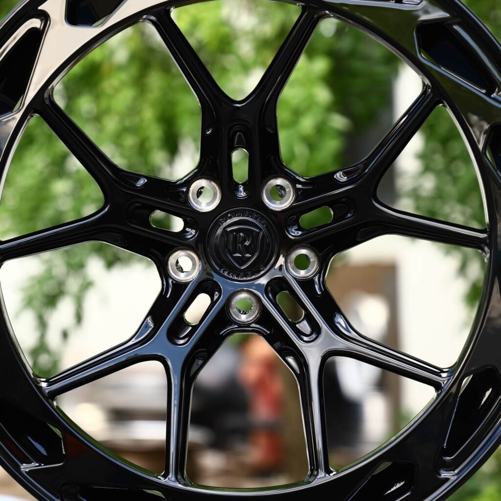 Tesla Model 3 wheels – Gloss Black Split-Spoke Windowed, lip and barrel detail
