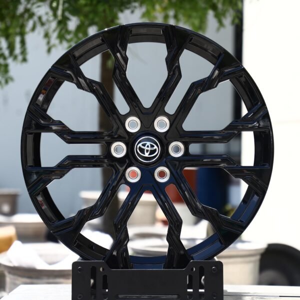 Toyota Land Cruiser wheels – Gloss Black Split Multi-Spoke (Toyota OEM-Style), front view