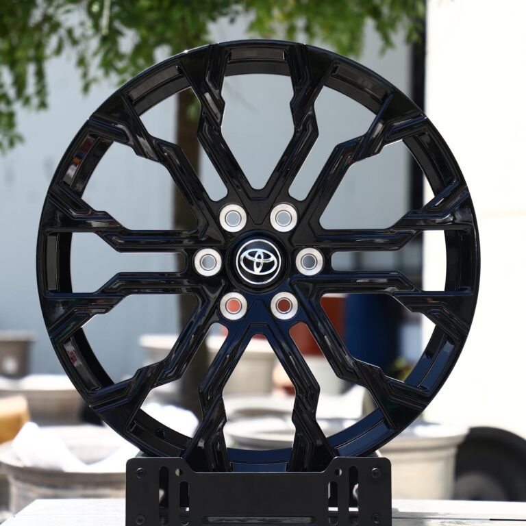 Toyota Land Cruiser wheels – Gloss Black Split Multi-Spoke (Toyota OEM-Style), front view
