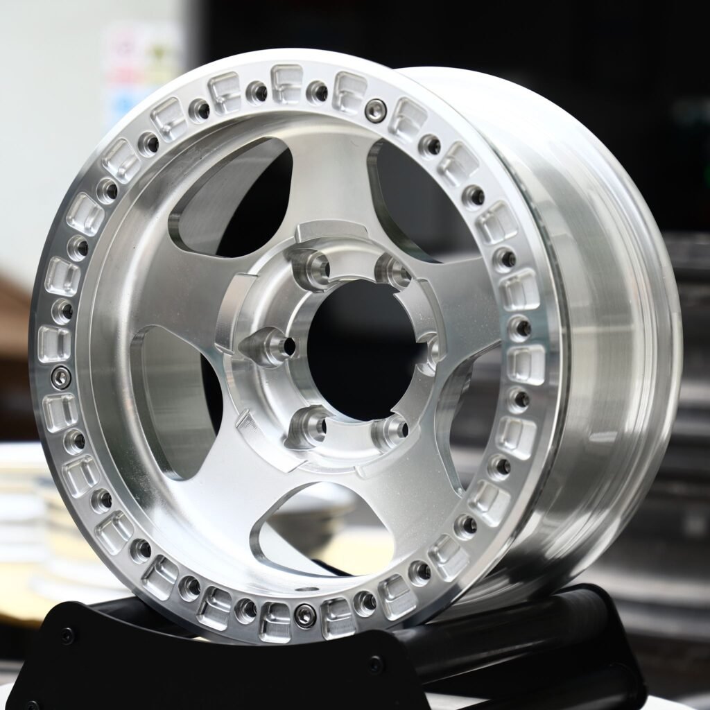 Chevrolet Silverado 1500 wheels – Machined Silver 5-Slot Dish, angled view