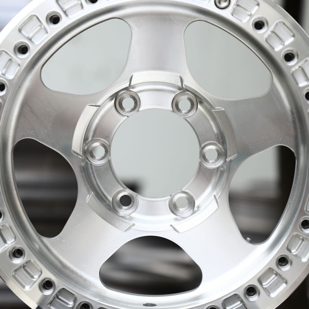 Toyota 4Runner wheels – Machined Silver 5-Slot Dish, lip and barrel detail