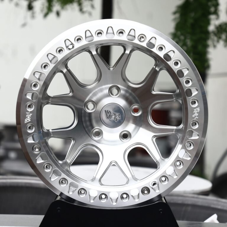 Ford Mustang wheels – Brushed Silver Multi-Spoke Beadlock (VCR-Style), front view