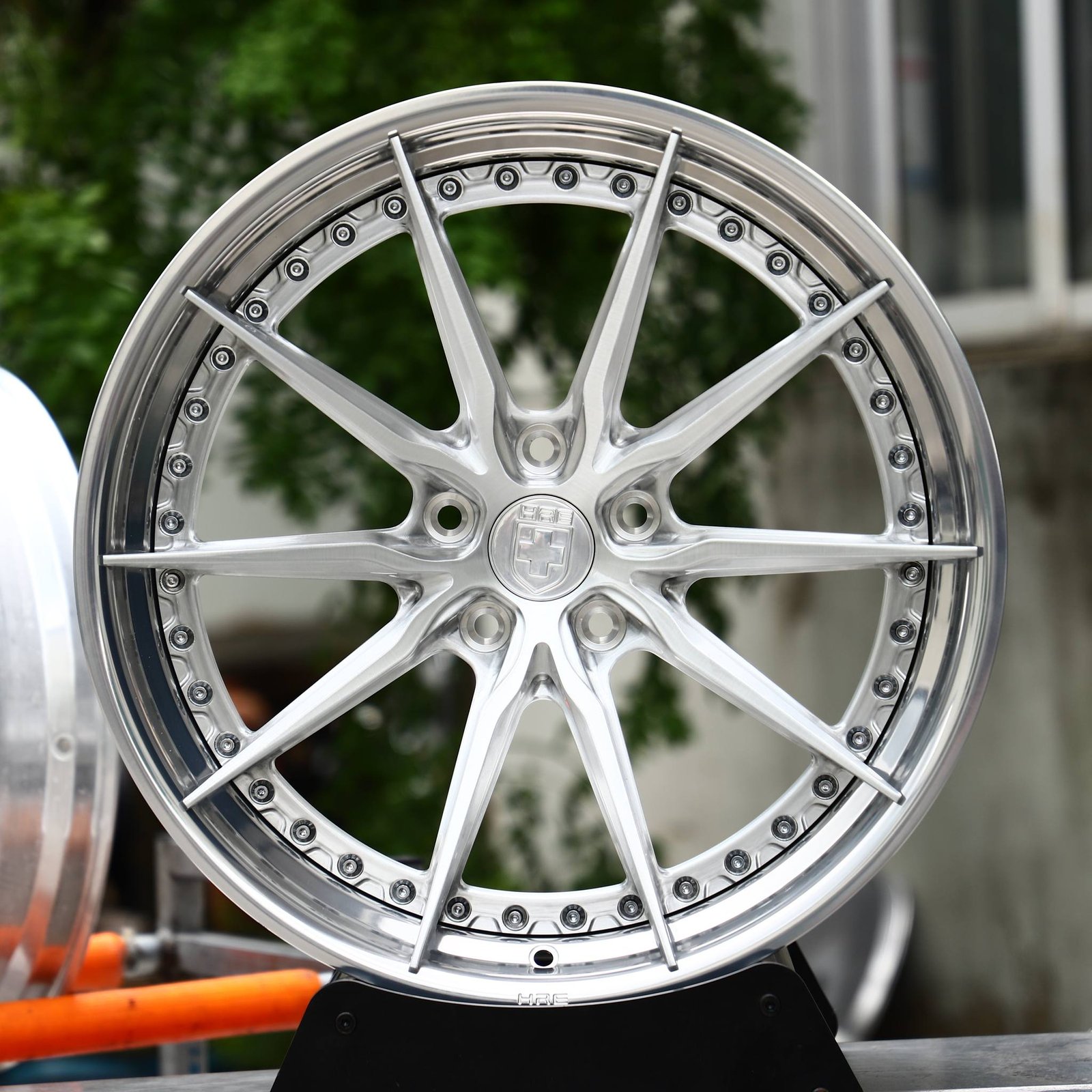 Volkswagen Golf wheels – 2-Piece Brushed Silver 10-Spoke Riveted Lip, front view