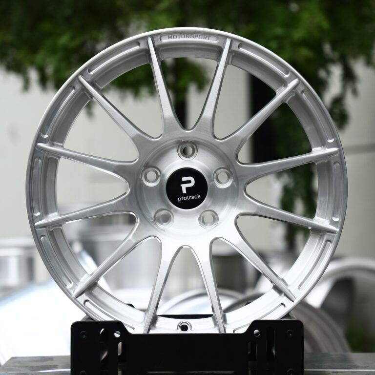 Volkswagen Golf GTI wheels – Brushed Silver 14-Spoke, front view