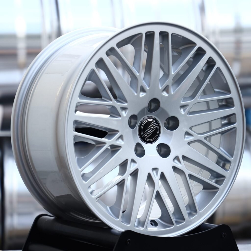 Volvo S90 wheels – Bright Silver Machined Cross Mesh Multi-Spoke (Volvo OEM-Style), angled view
