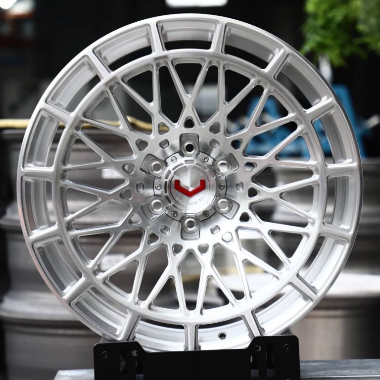 Toyota Land Cruiser wheels – Brushed Silver Fine Mesh Double Ring (Vossen-Style), front view