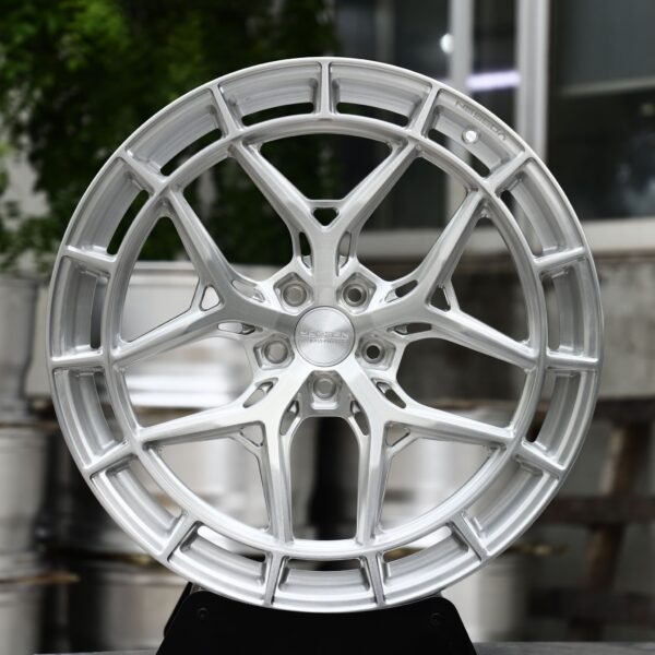 Lexus LS wheels – Brushed Silver Split Y-Spoke Double Ring (Vossen-Style), front view