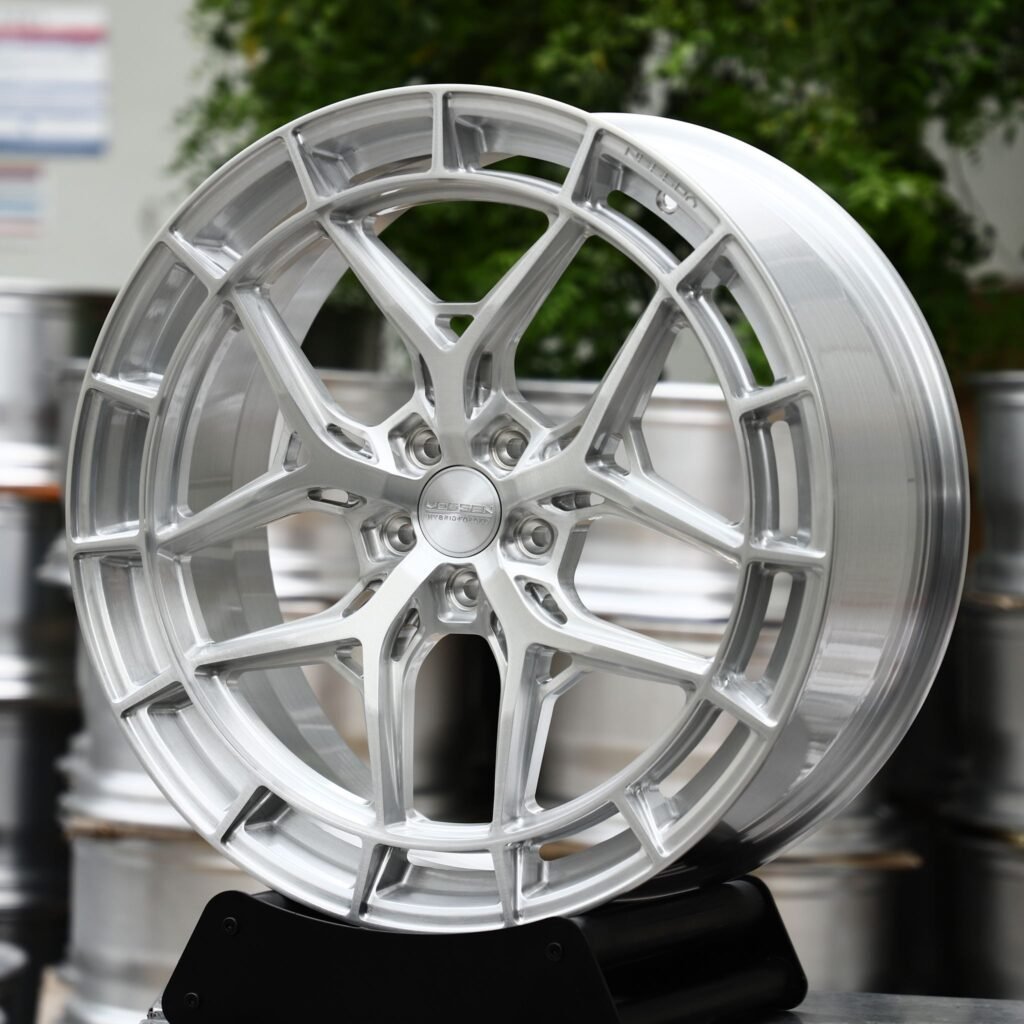 Audi A8 wheels – Brushed Silver Split Y-Spoke Double Ring (Vossen-Style), angled view