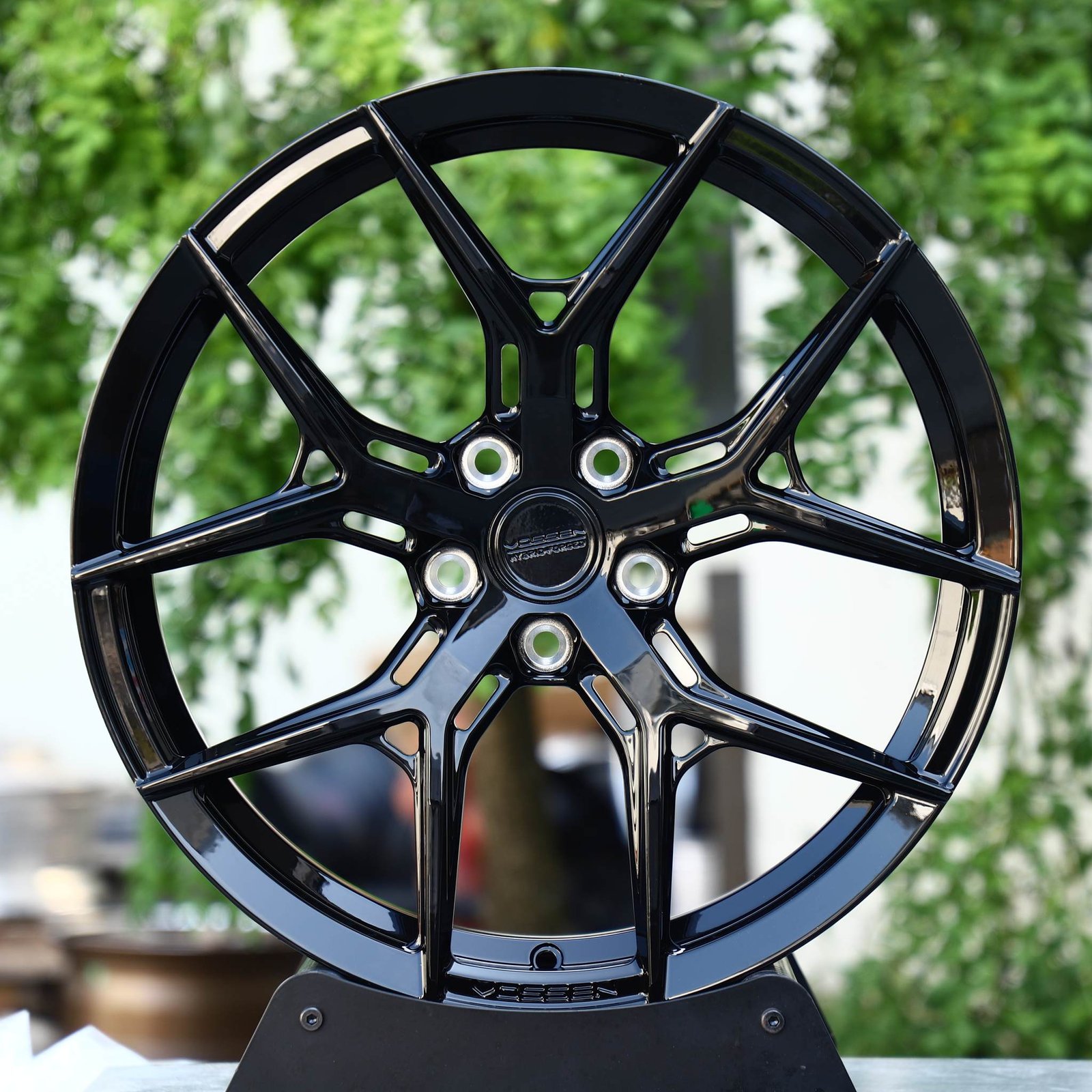 Audi RS3 wheels – Gloss Black 5 Split Y-Spoke (Vossen-Style), front view