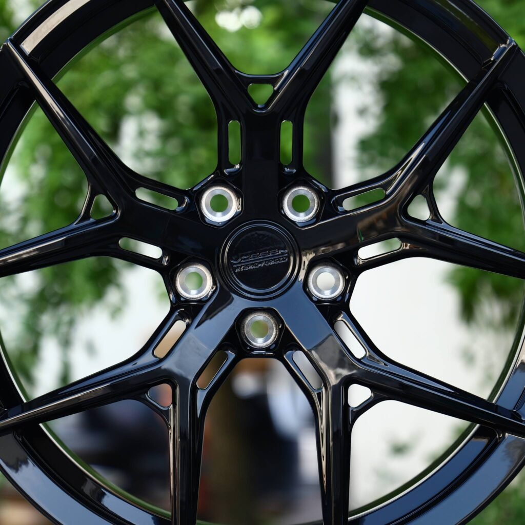 Audi A4 B9 wheels – Gloss Black 5 Split Y-Spoke (Vossen-Style), lip and barrel detail