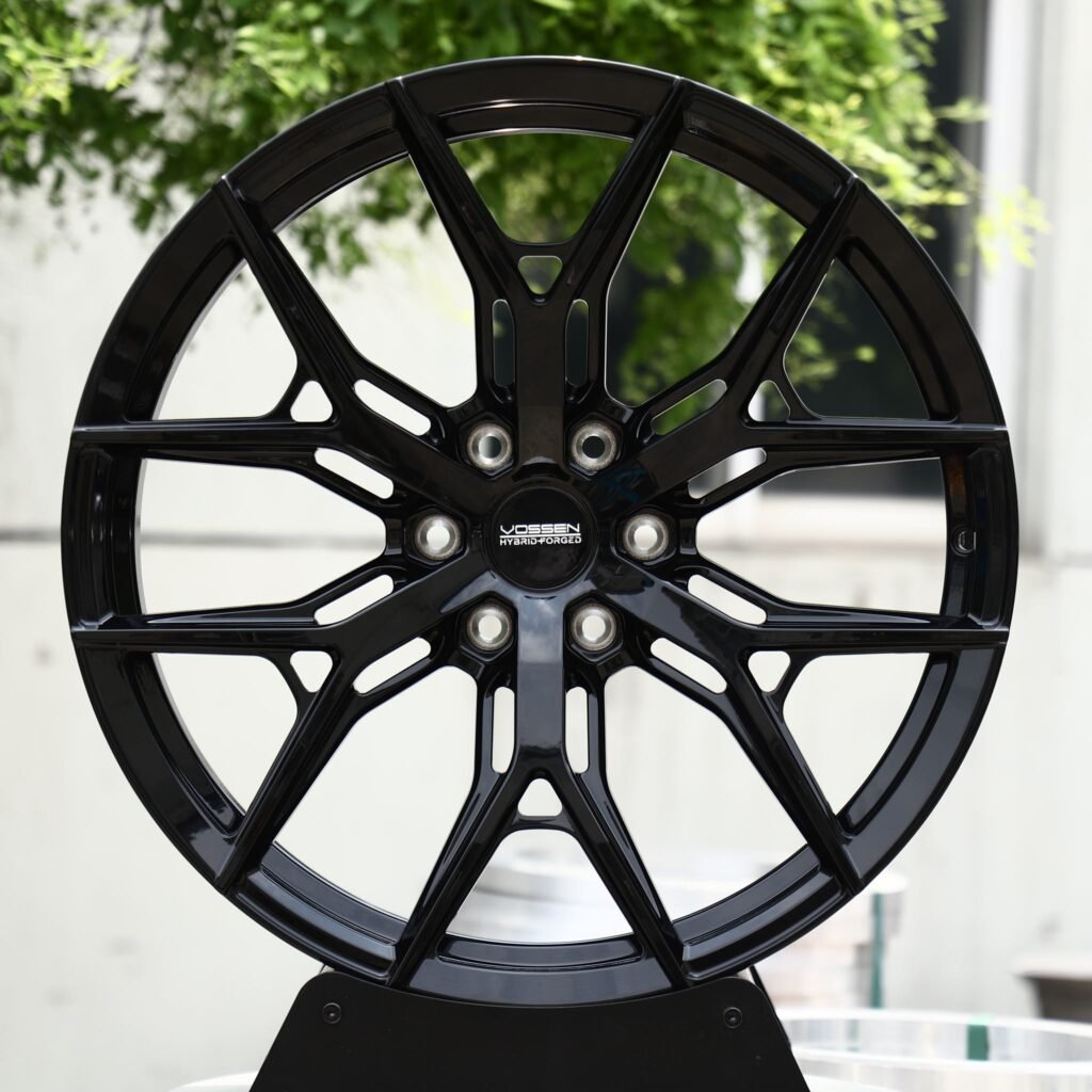 Chevrolet Tahoe wheels – Gloss Black Split-Spoke (Vossen-Style), front view