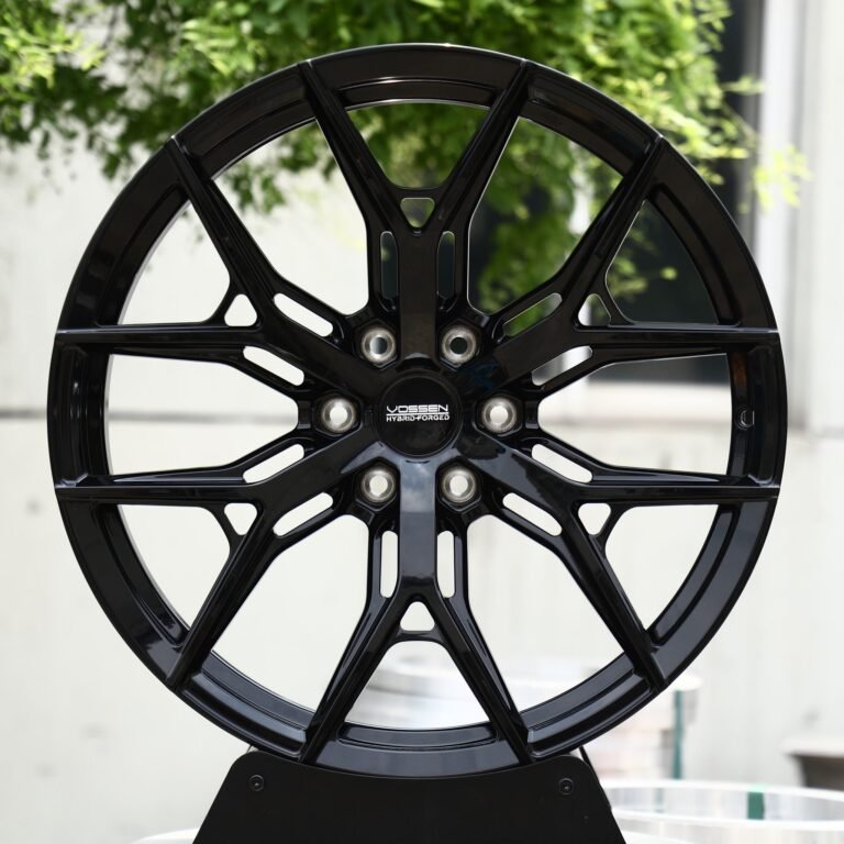 Chevrolet Tahoe wheels – Gloss Black Split-Spoke (Vossen-Style), front view