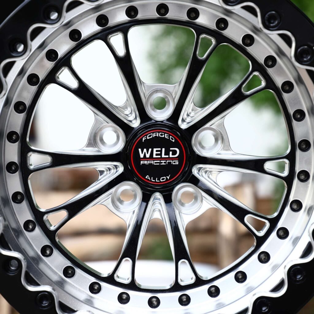 Chevrolet Corvette C7 wheels – Black Machined Beadlock 10-Spoke Riveted Ring (Weld Racing-Style), lip and barrel detail