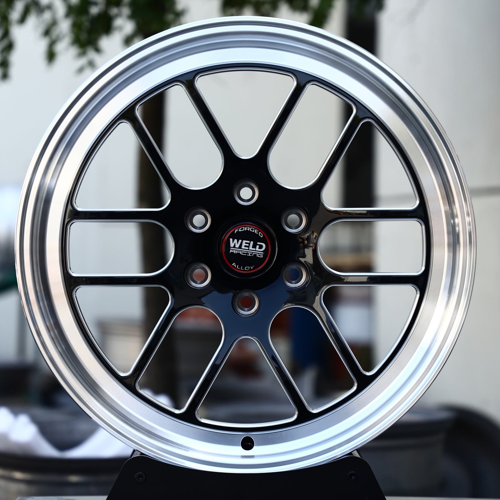 Chevrolet Silverado 1500 wheels – Black / Milled 12-Window Polished Deep Lip (Weld Racing-Style), front view