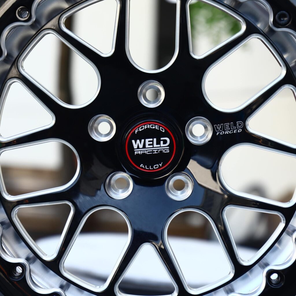 Chevrolet Camaro wheels – Black / Milled Mesh Beadlock (Weld Racing-Style), lip and barrel detail