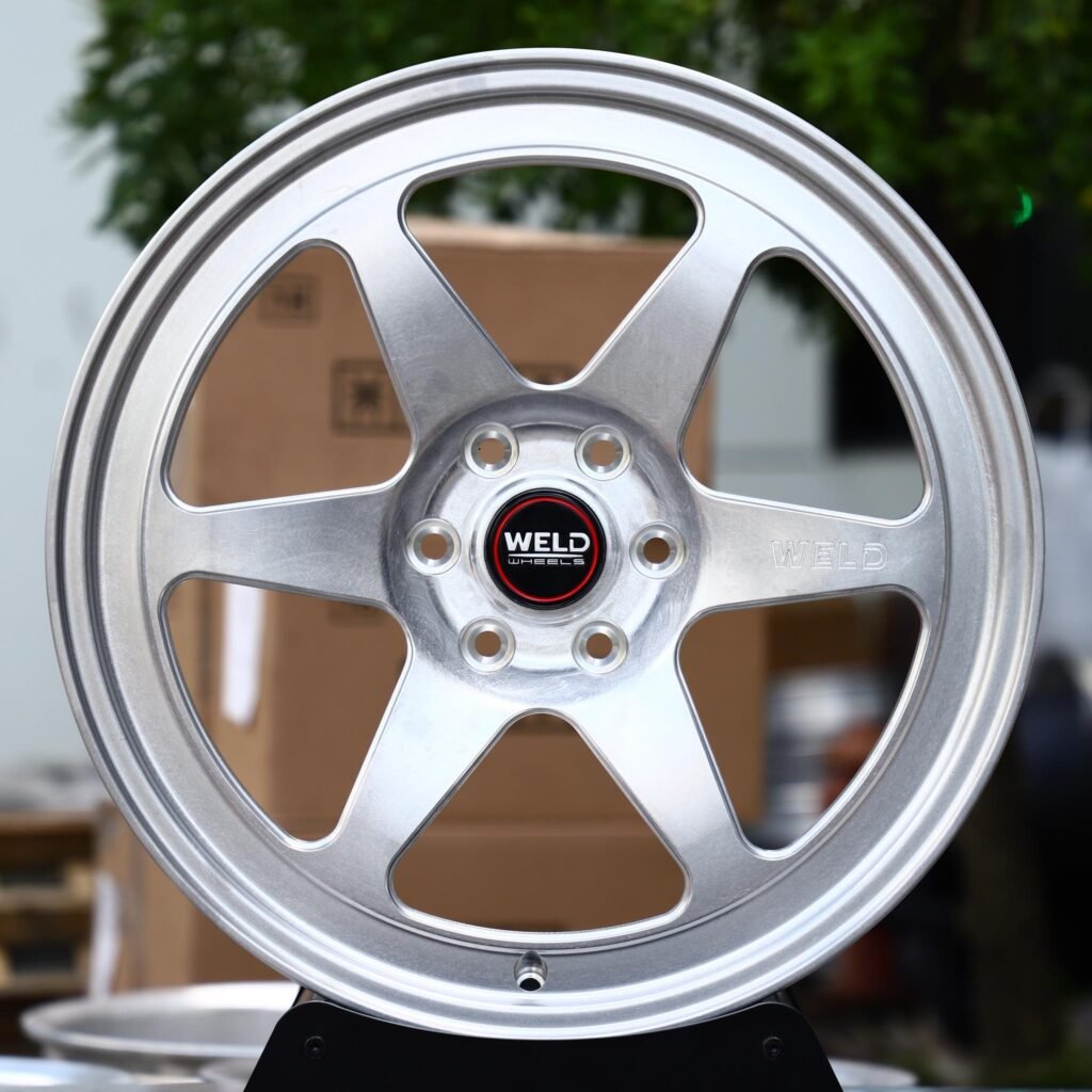 Chevrolet Silverado wheels – Polished 6-Spoke (Weld Racing-Style), front view