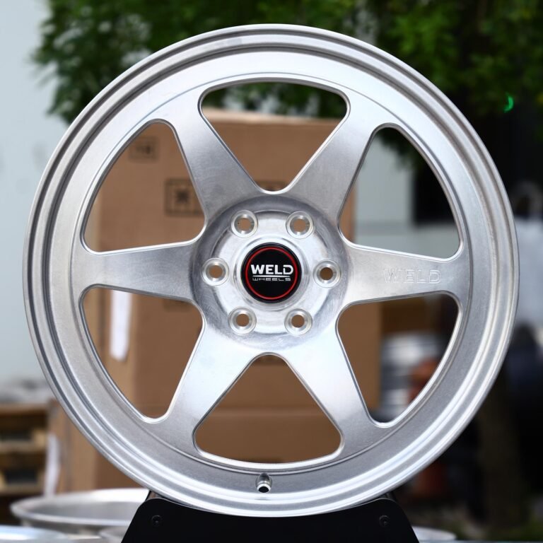 Chevrolet Silverado wheels – Polished 6-Spoke (Weld Racing-Style), front view