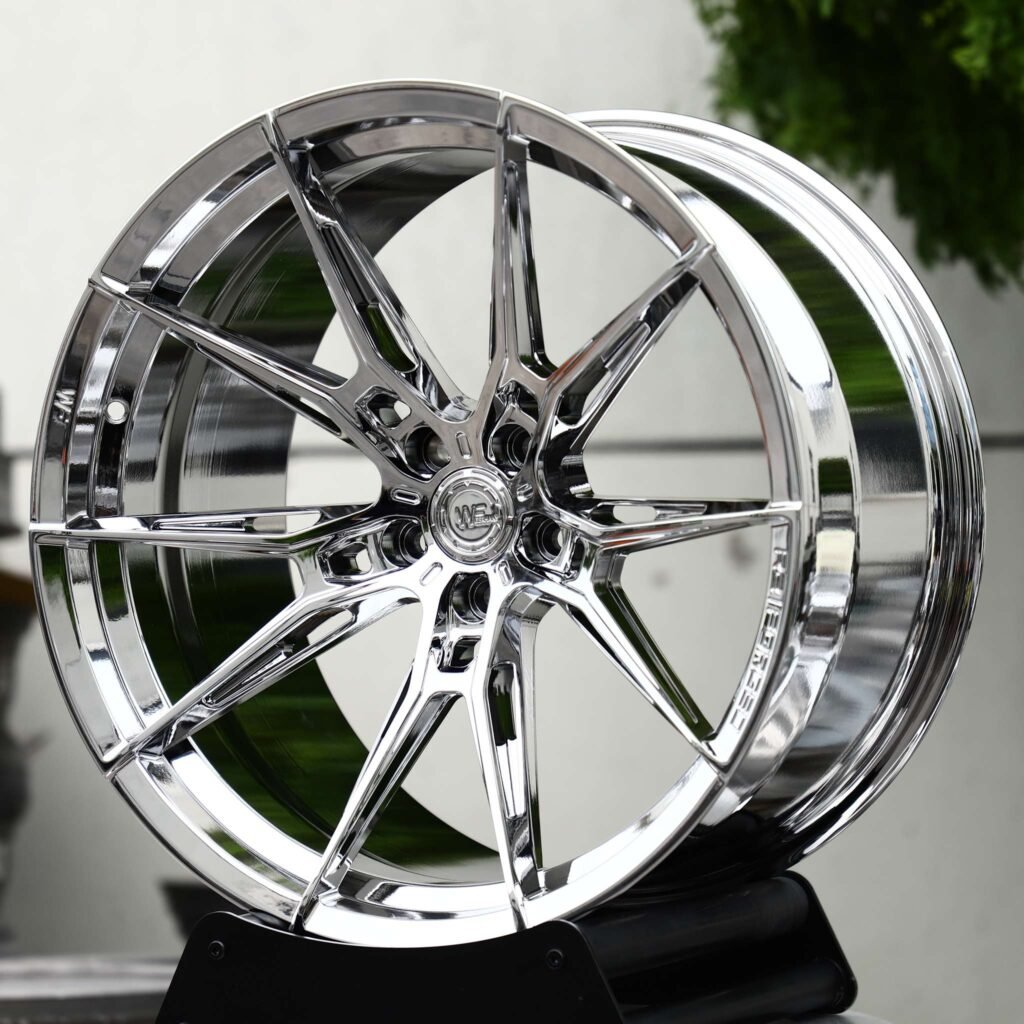 Volkswagen Golf wheels – Chrome 10-Spoke Star (Wheelforce-Style), angled view