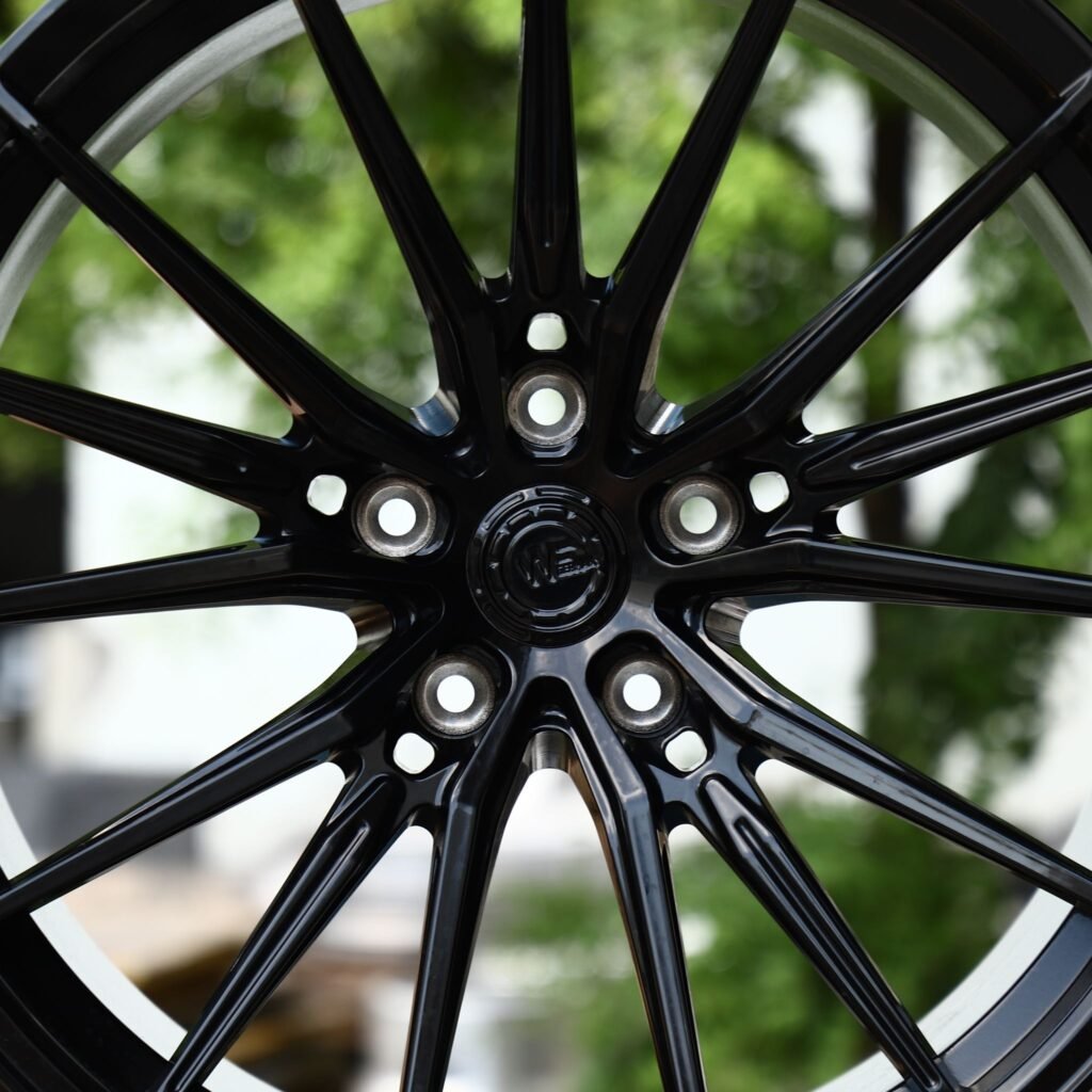 Audi A4 B9 wheels – Gloss Black 15-Spoke (Wheelforce-Style), lip and barrel detail