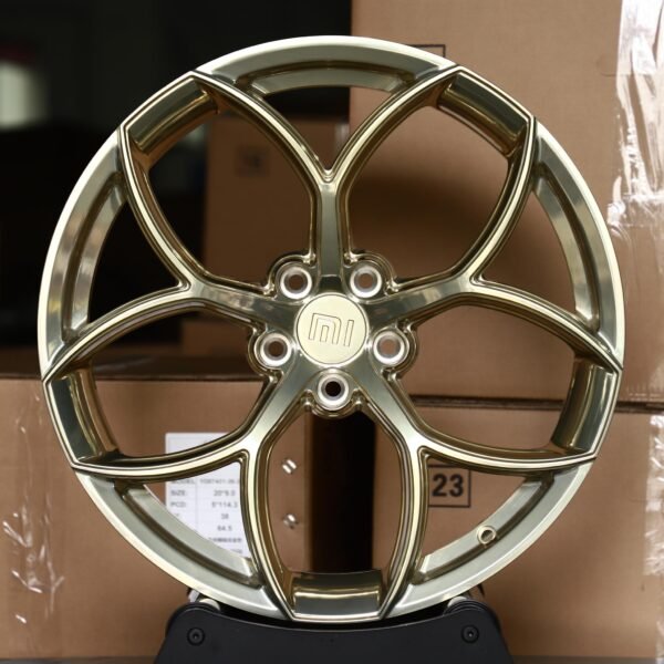 Xiaomi SU7 wheels – Champagne Gold Brushed 5-Petal (Xiaomi OEM-Style), front view