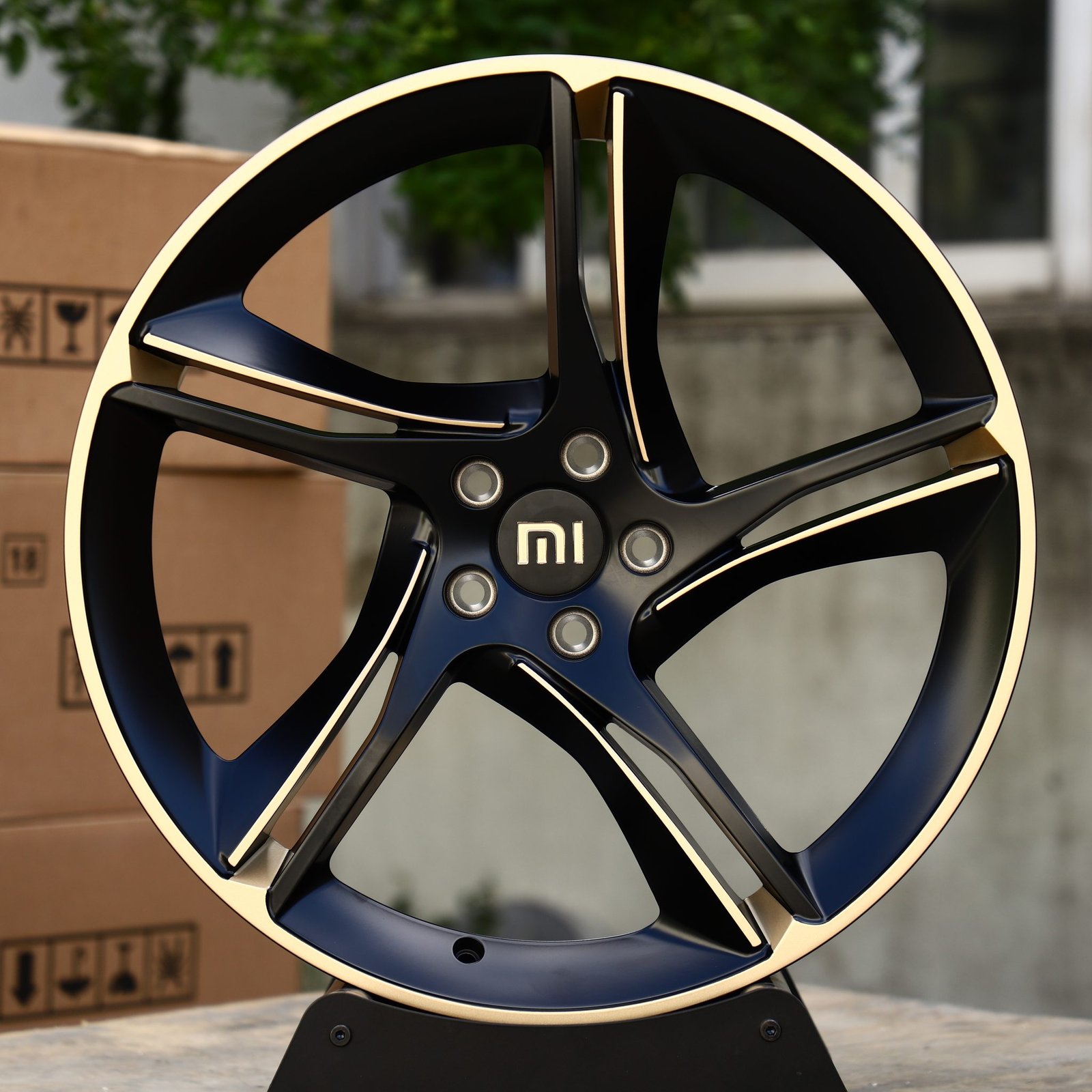 Xiaomi SU7 wheels – Satin Black Gold 5-Spoke (Xiaomi OEM-Style), front view
