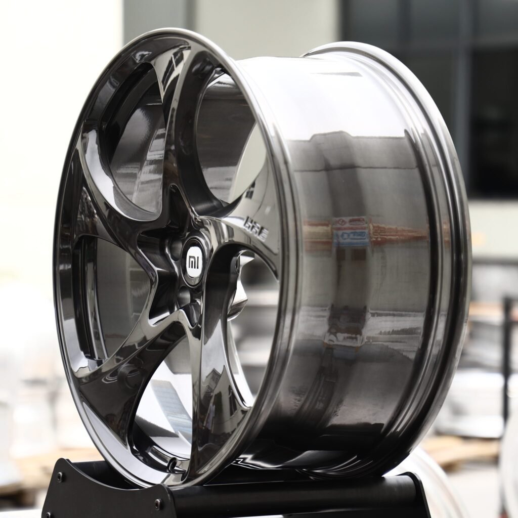 Xiaomi SU7 wheels – Transparent Black Brushed 5-Spoke Swirl (Xiaomi OEM-Style), angled view