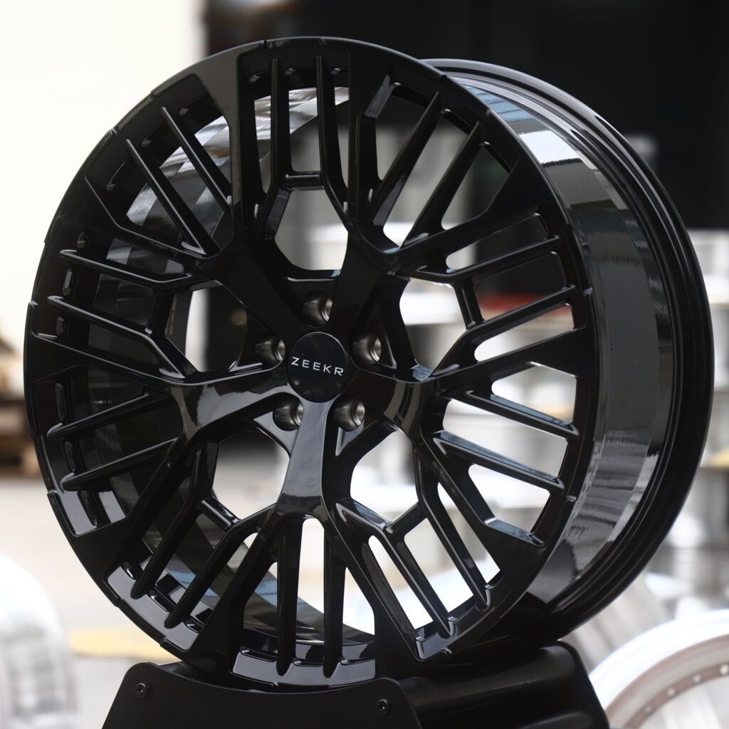 Zeekr 001 wheels – Gloss Black Y-Spoke Mesh (Zeekr OEM-Style), front view
